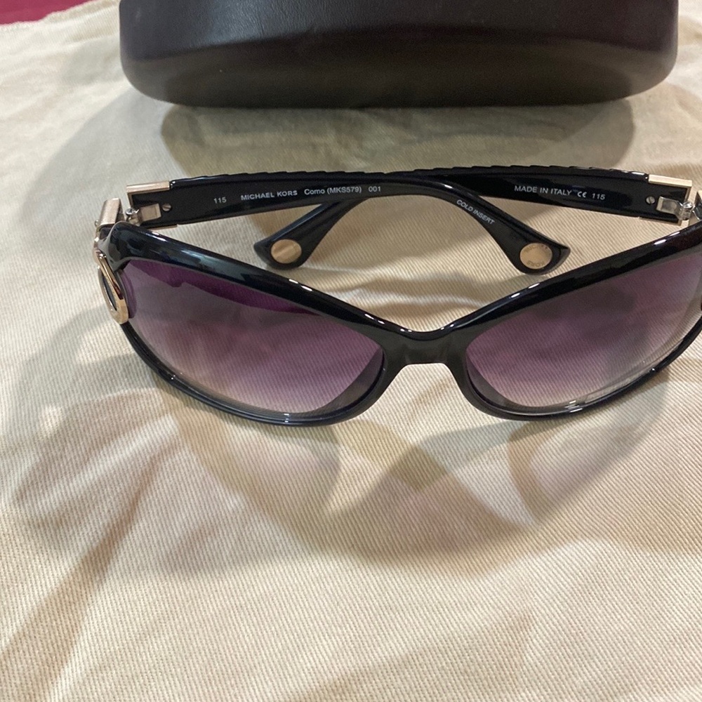 Michael Kors New authentic sunglasses in black with gold tone hardware